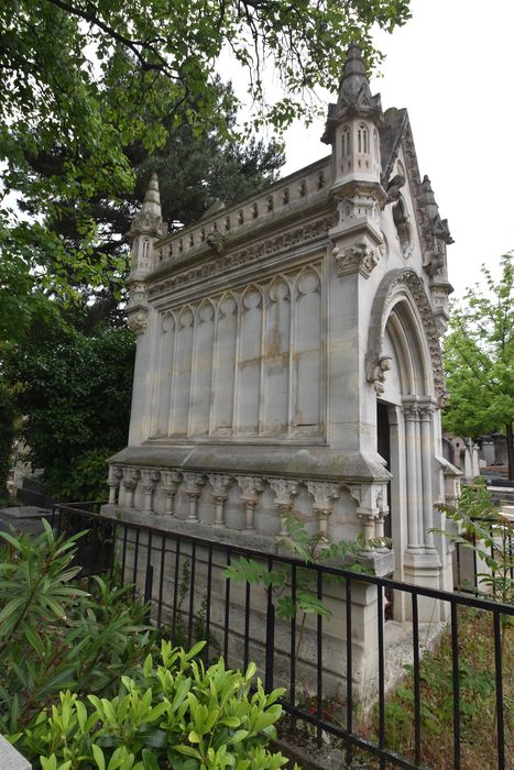 vue latérale du tombeau