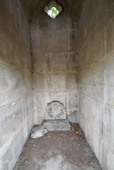vue partielle du tombeau
