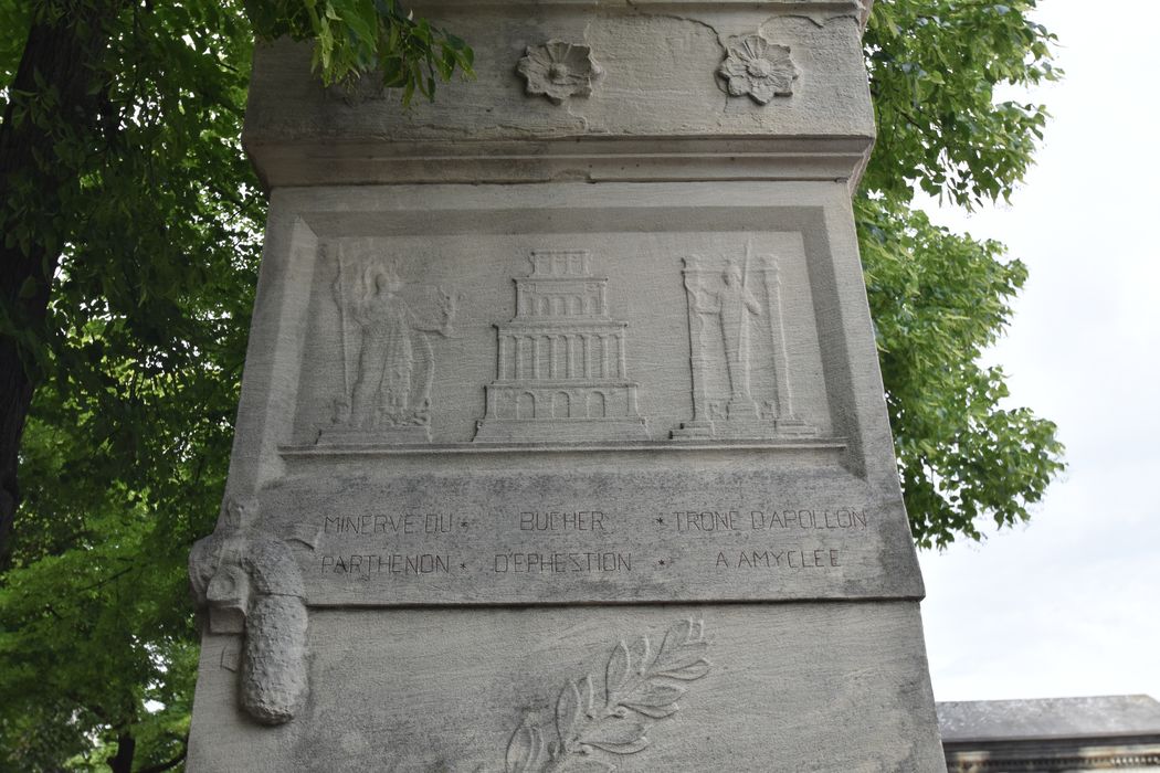 détail d’un bas-relief