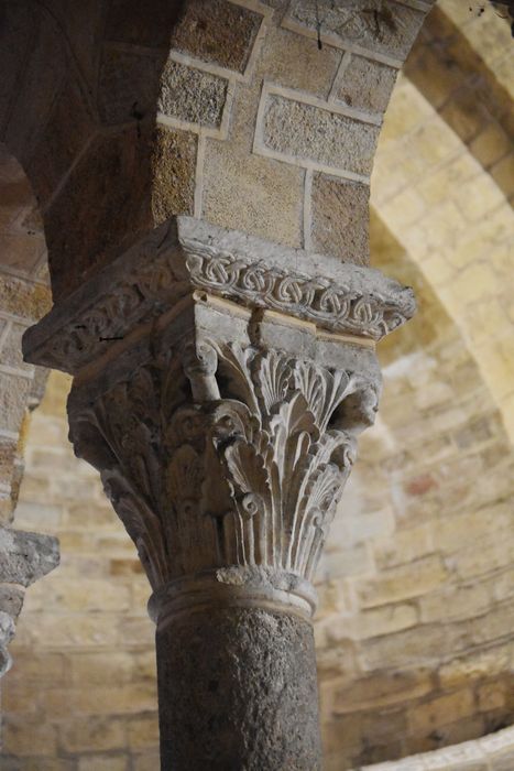 bras du transept nord, détail d’un chapiteau sculpté