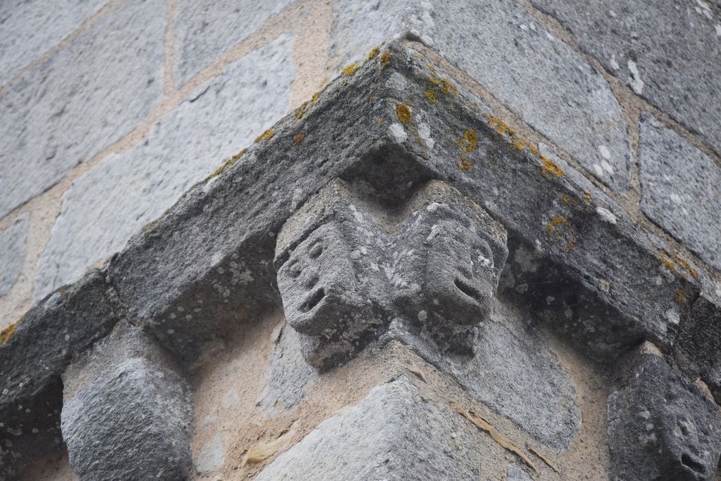 clocher, détail de la corniche