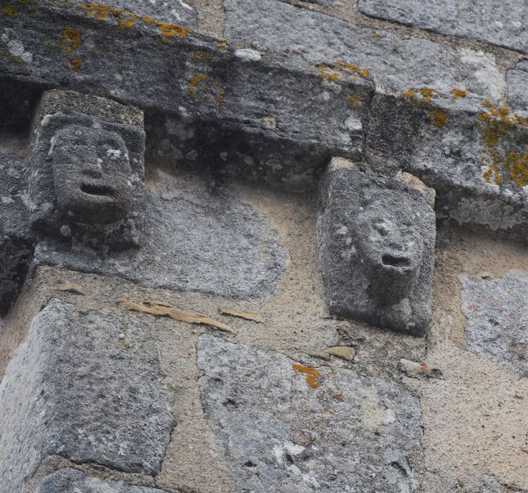 clocher, détail de la corniche