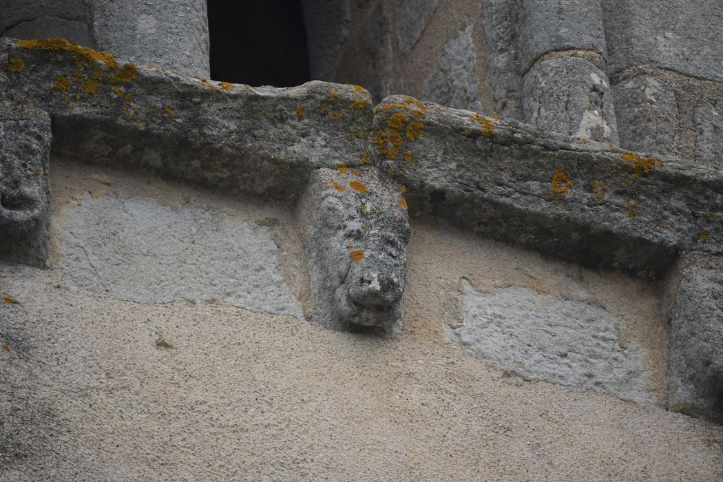 clocher, détail de la corniche