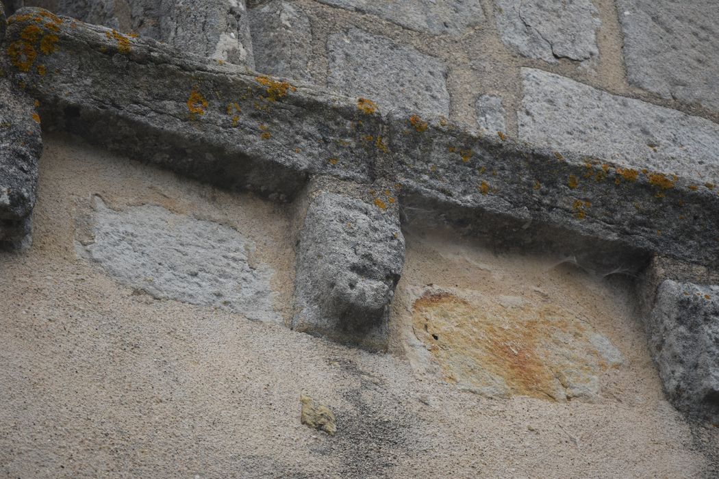 clocher, détail de la corniche
