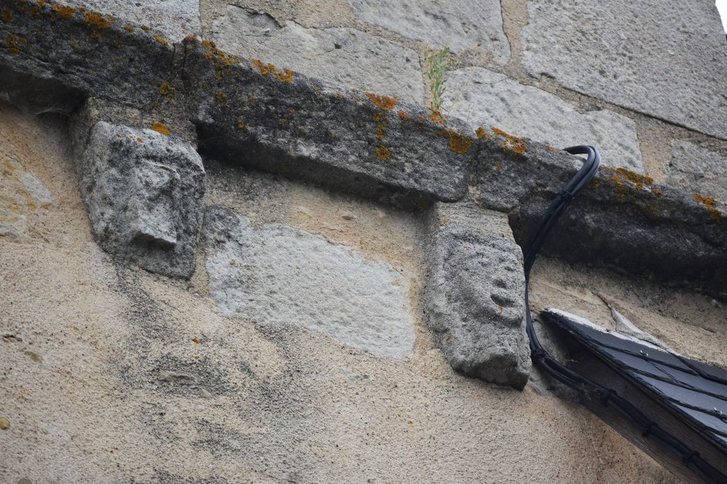 clocher, détail de la corniche