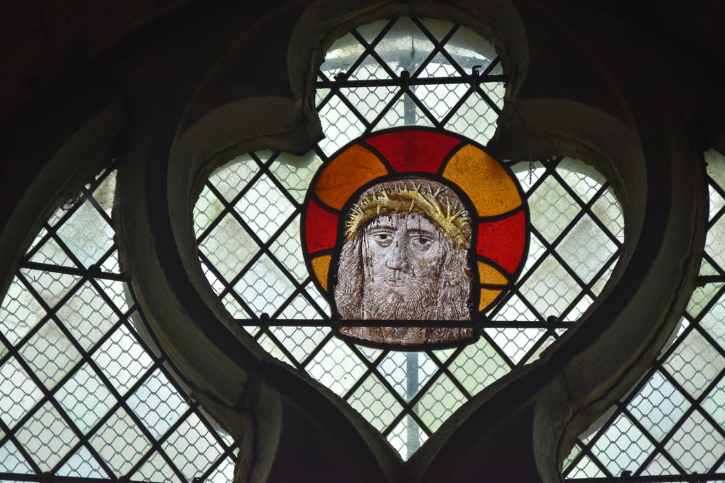 verrière : Tête du Christ couronnée d'épines