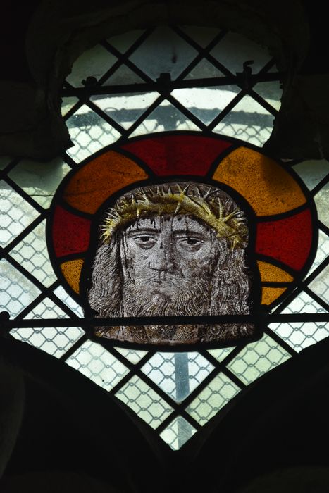 verrière : Tête du Christ couronnée d'épines