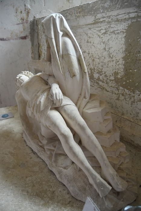 groupe sculpté : Vierge de pitié