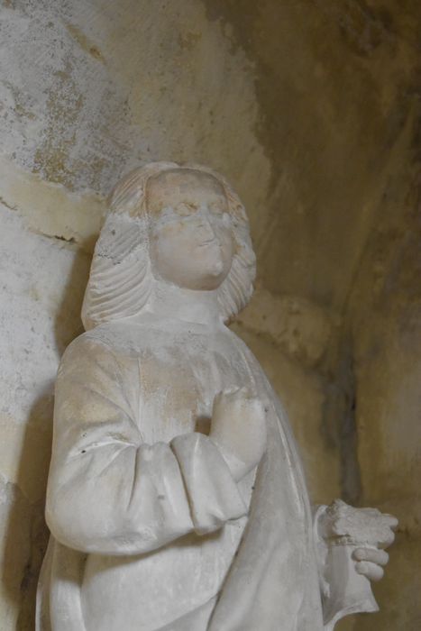 statue : Saint Jean l’Évangéliste, vue partielle