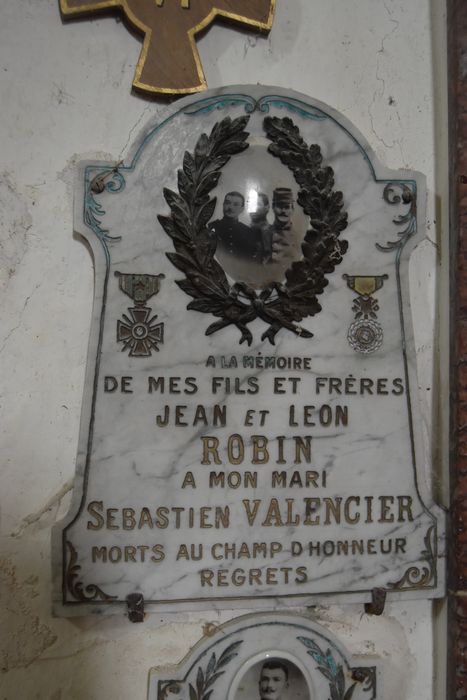plaque commémorative de Jean et Léon Robin et de Sébastien Valencier, soldats morts pour la France