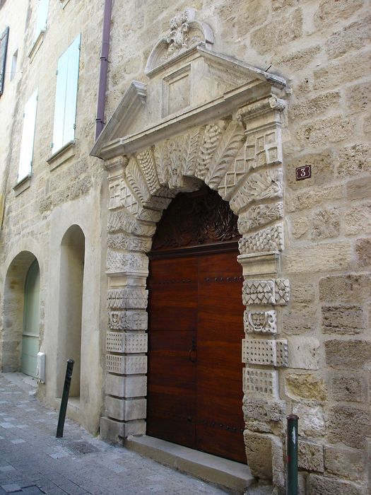 porte d’accès sur rue