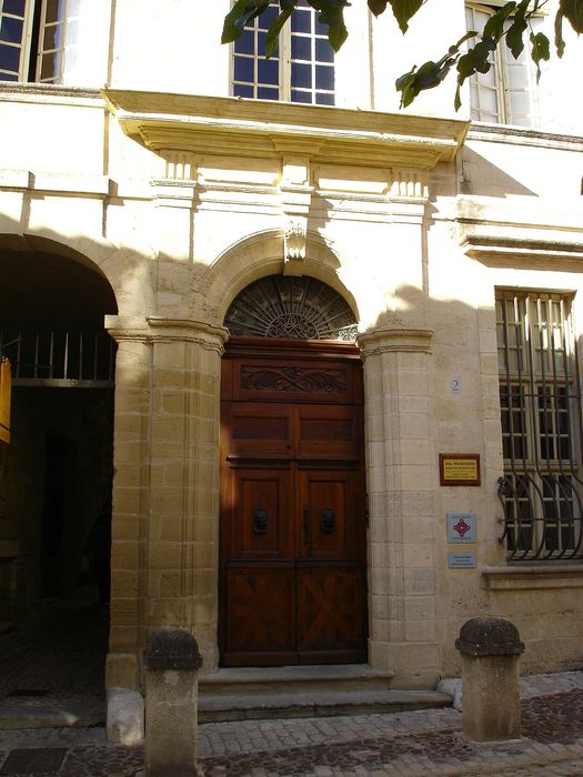porte d’accès sur rue