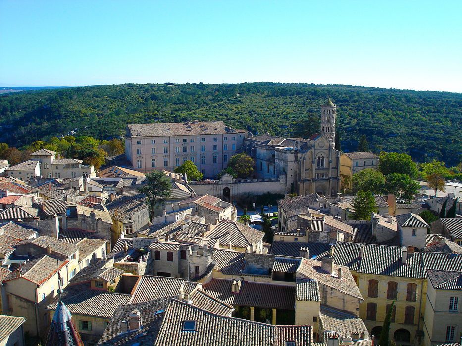 vue générale de la cathédrale dans son environnement