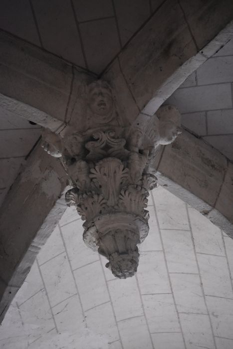 collatéral sud, détail d’une clef de voûte