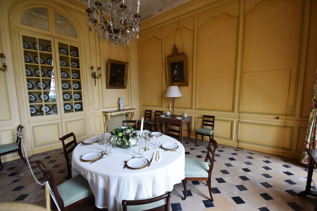rez-de-chaussée, salle-à-manger