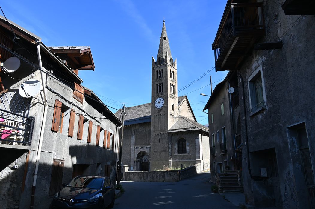 vue partielle de l’église depuis le Sud