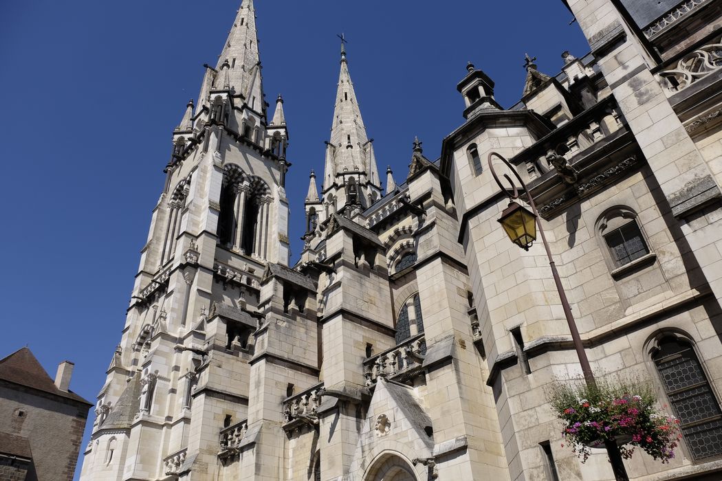 façade latérale sud, vue partielle