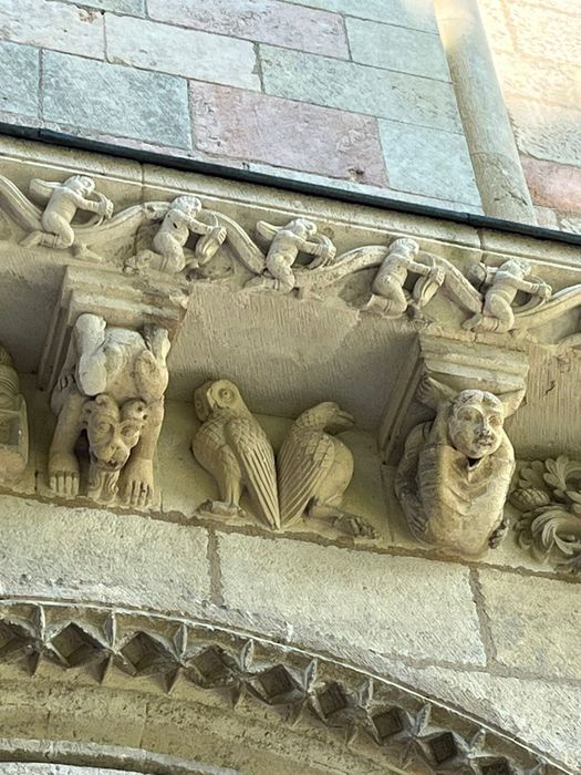 façade ouest, détails des modillons