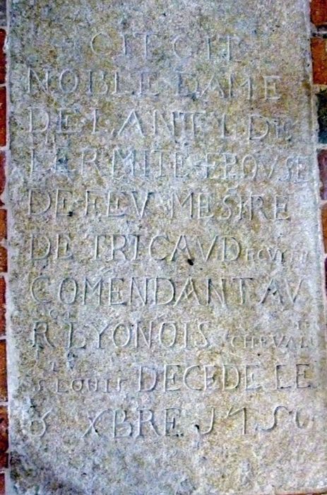 dalle funéraire n°2 de Dame de Lanty, vue partielle