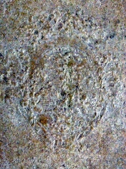 dalle funéraire n°2 de Dame de Lanty, détail