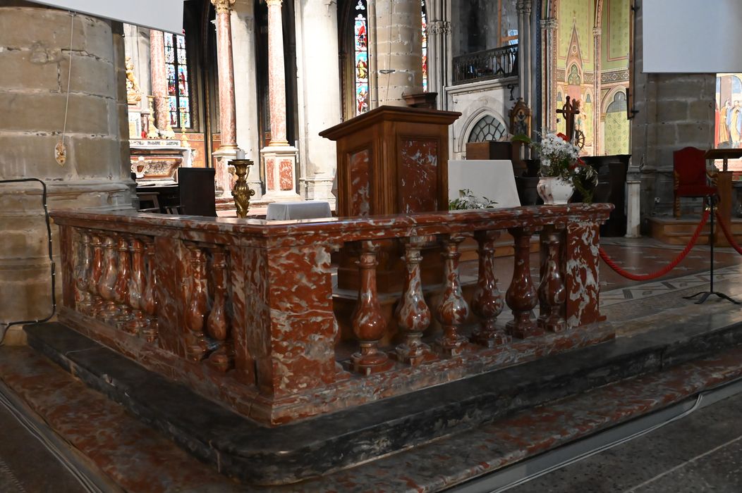 clôture de choeur, vue partielle