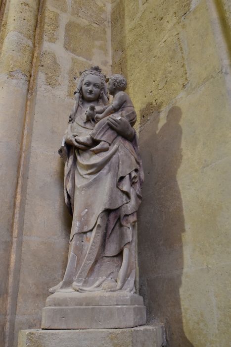statue : Vierge à l’Enfant