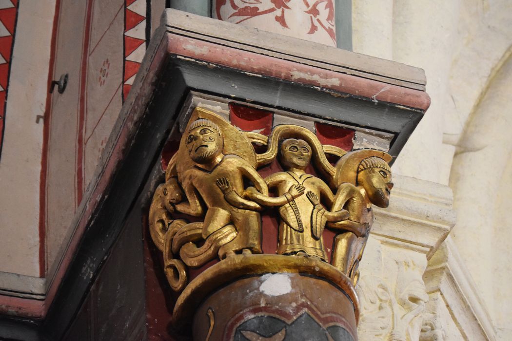 arc triomphal, détail d’un chapiteau sculpté