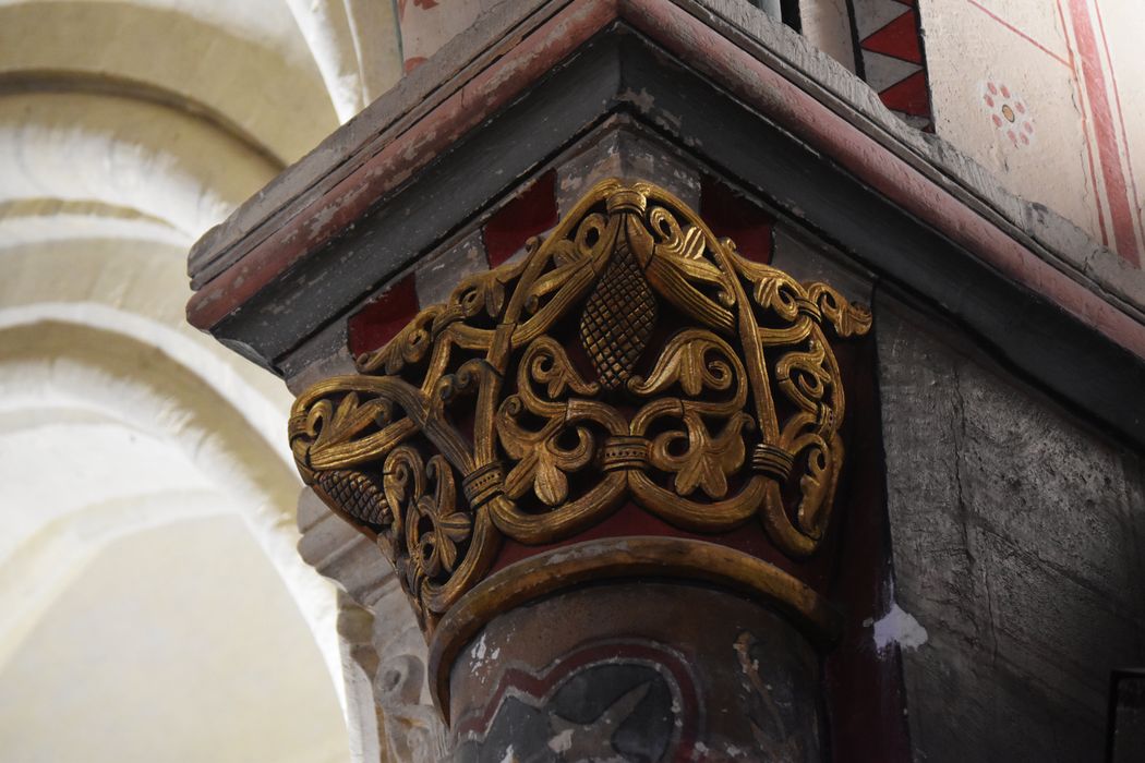 arc triomphal, détail d’un chapiteau sculpté