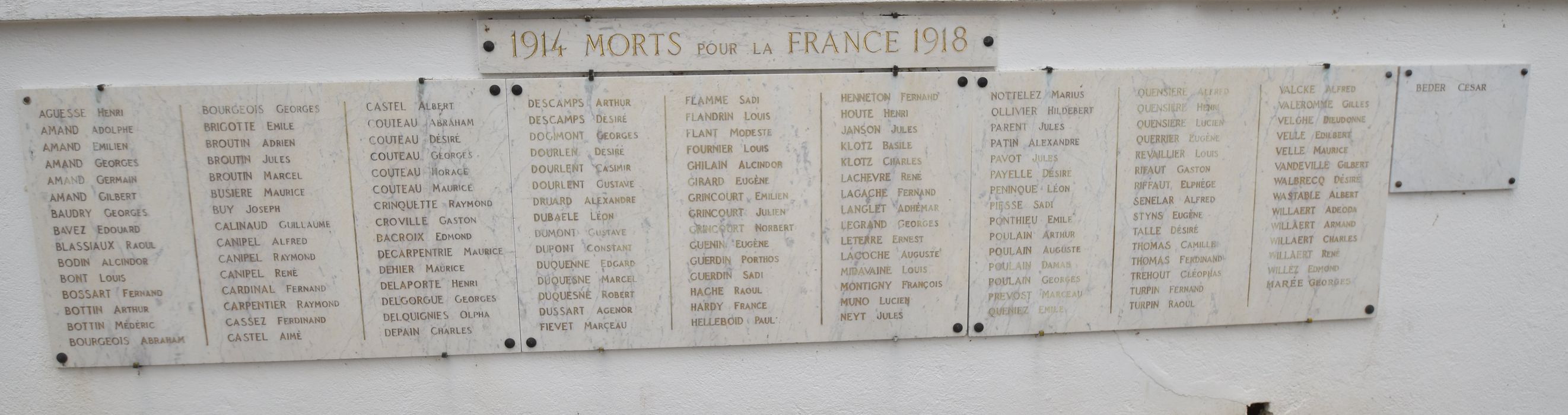 détail de la plaque commémorative des soldats morts pour la France