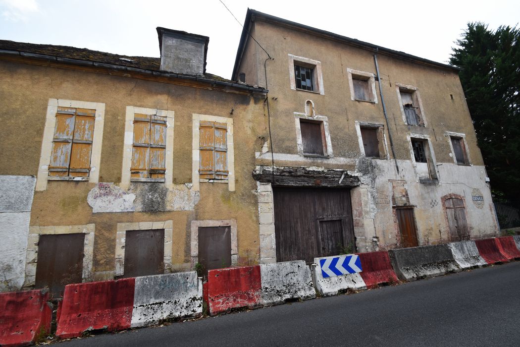 façades sur la rue de Mondereau