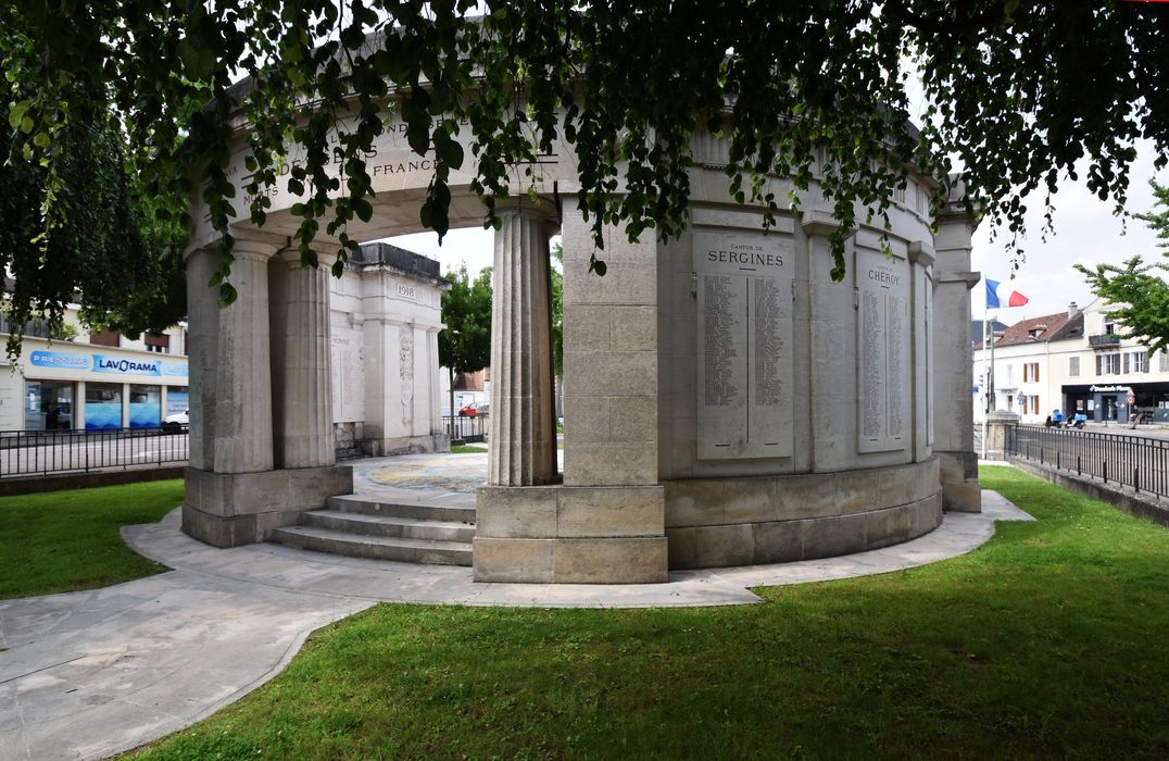 vue générale du monument