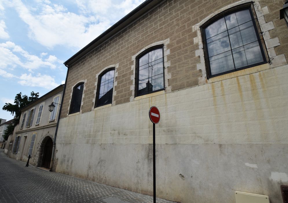 façades sud sur la rue des Déportés et de la Résistance