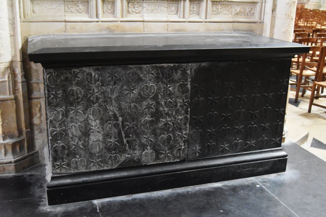 autel du retable de Jean de Salazar et de son épouse Marguerite de la Tremoille