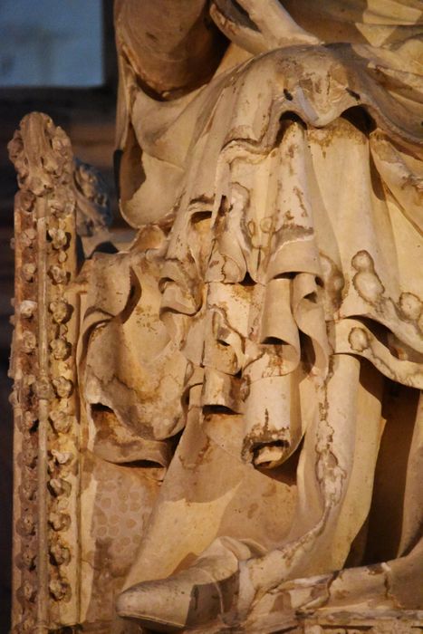 statue : Vierge à l’Enfant, détail