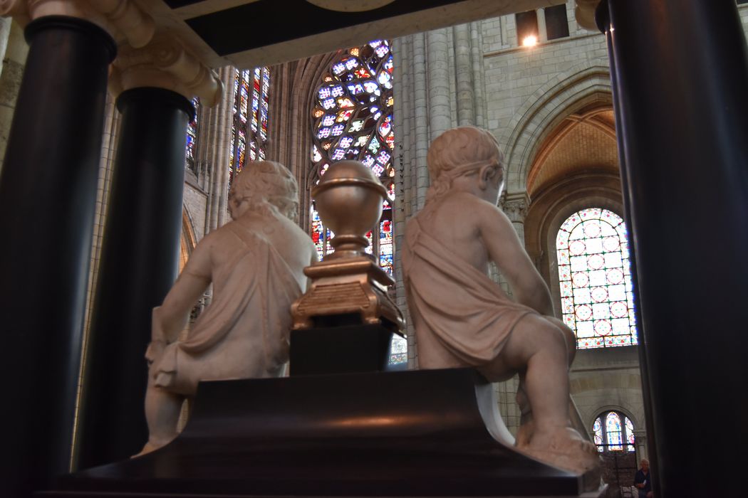 statuettes : Anges pleureurs