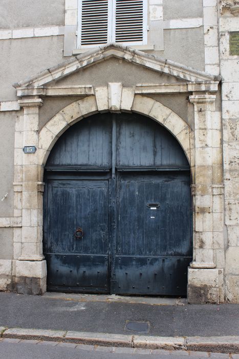 portail d’accès ouest sur rue