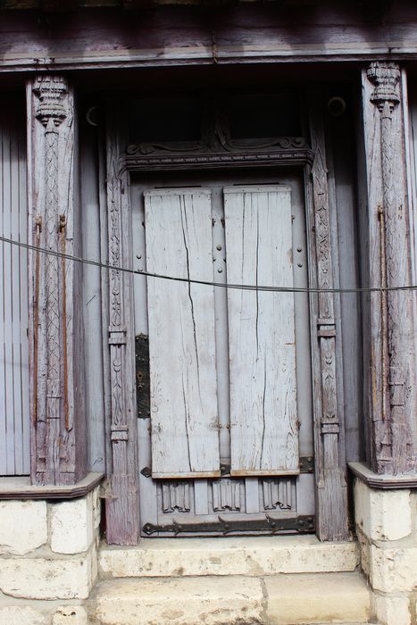 façade sur rue, porte d’accès