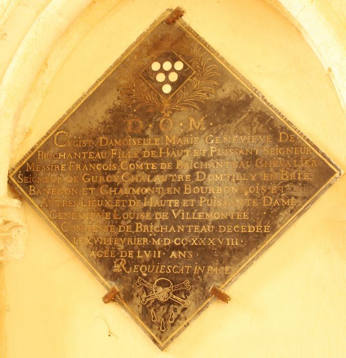 plaque funéraire de Marie Genevière de Brichanteau, fille du seigneur de Gourcy, Chalautre et Dontilly