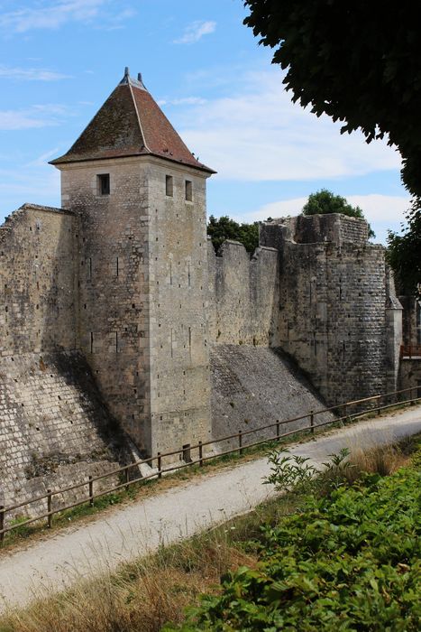 élévation extérieure au nord de la porte de Saint-Jean, élévation sud-ouest