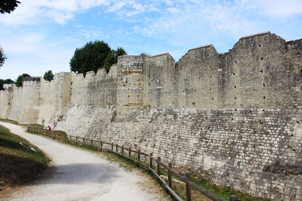 élévation extérieure au nord de la porte de Saint-Jean, élévation sud-ouest
