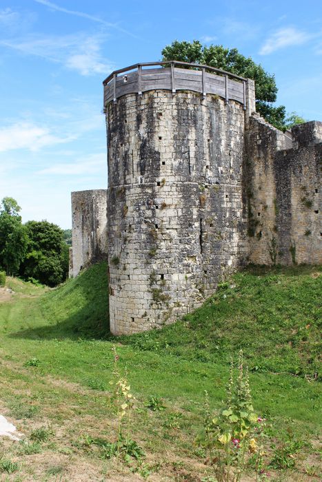 élévation extérieure à l’est de la porte de Jouy (our en Éperon), élévation nord-ouest