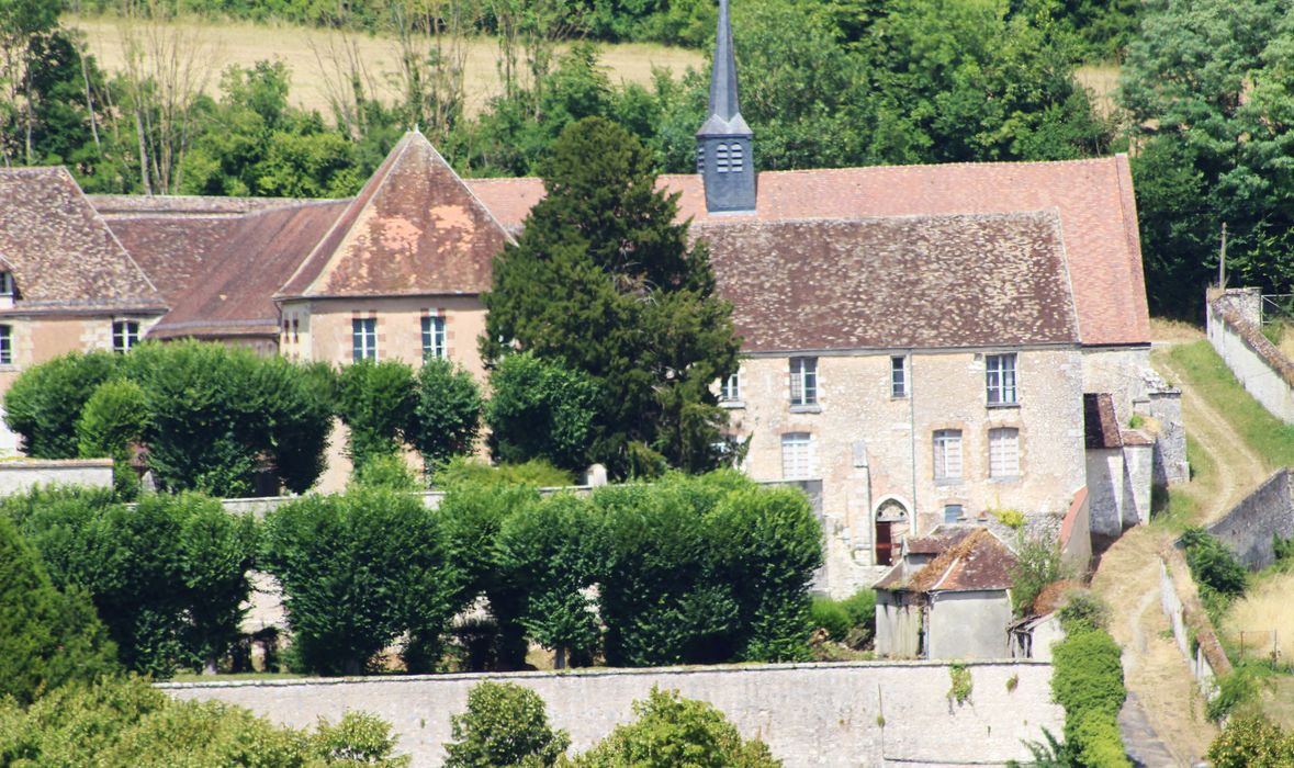 Vue partielle des bâtiments dans leur environnement depuis le Sud