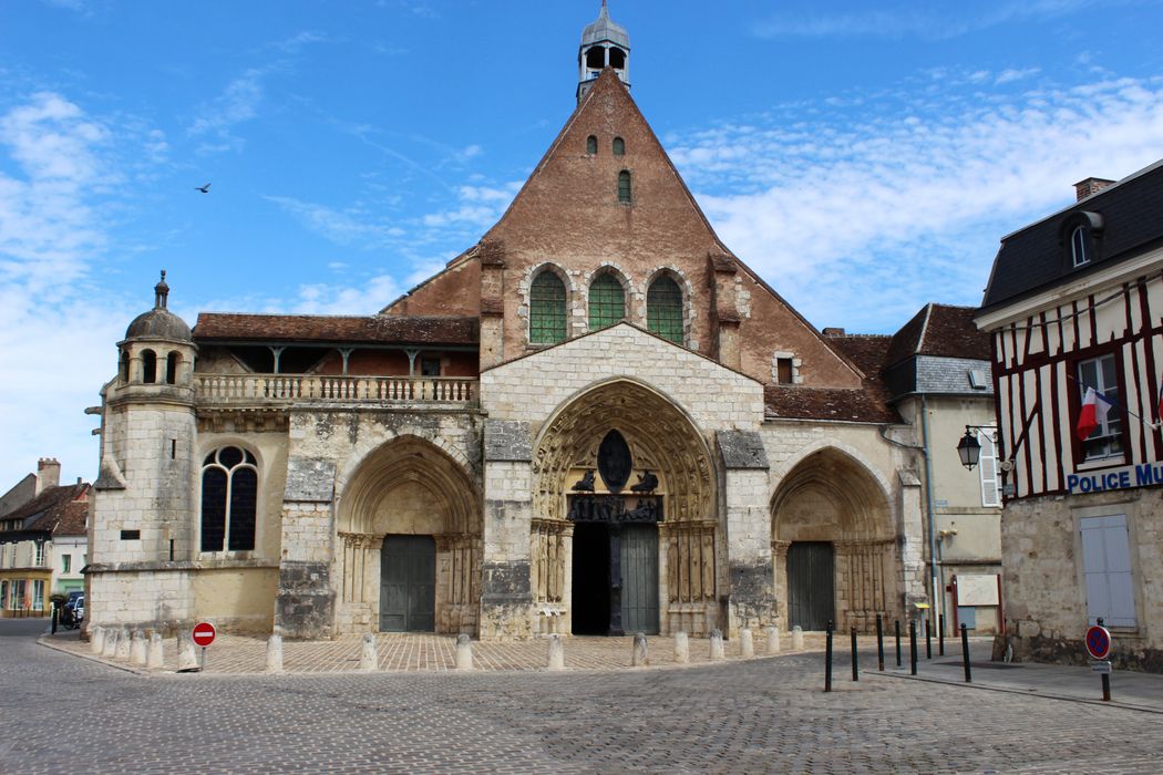 Ancienne abbaye ou prieuré Saint-Ayoul