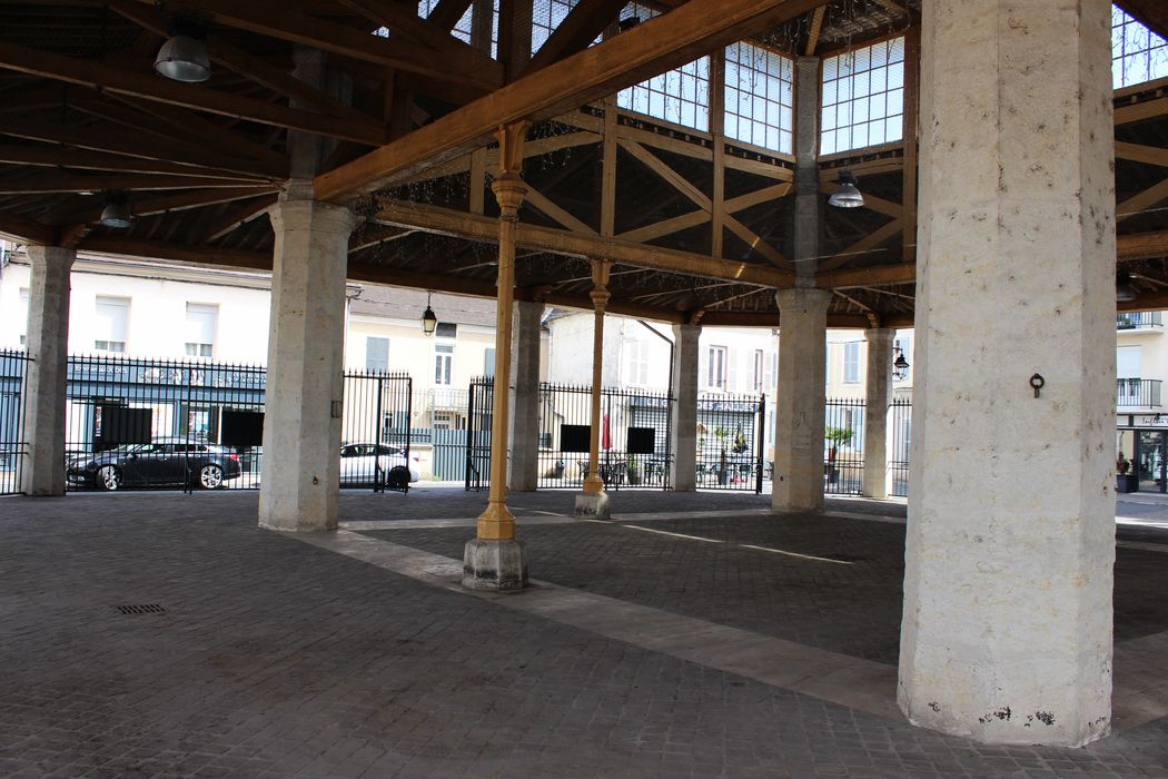 vue partielle de la halle