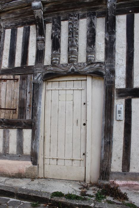 porte d’accès est sur rue