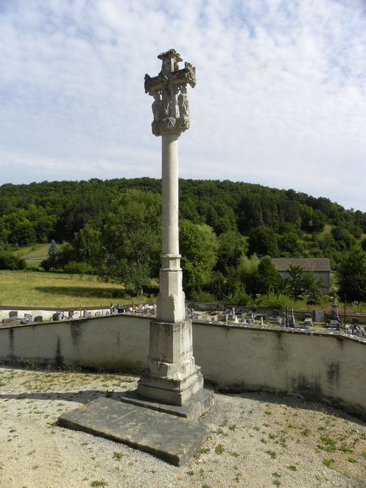 vue générale de la croix