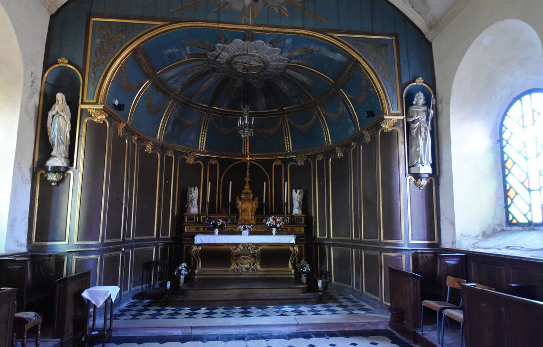 maître-autel, tabernacle, gradins, lambris de revêtement et de couvrement du choeur