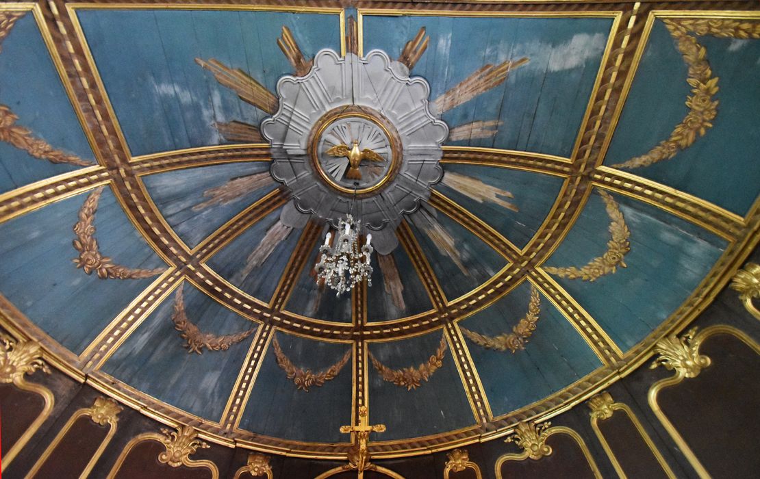 lambris de revêtement et de couvrement du choeur