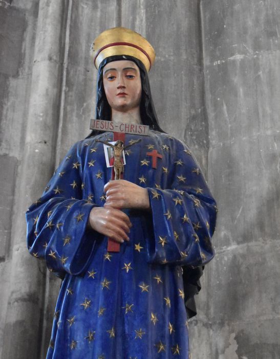 statue : Vierge à l’Enfant dite Notre Dame  de Pontmain, vue partielle