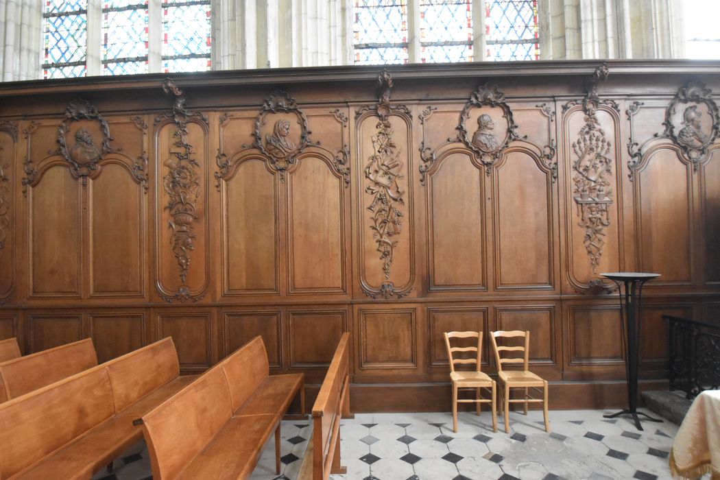 lambris de revêtement (anciens dosserets des stalles)